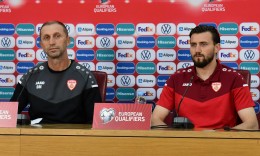 Milevski dhe Dimitrievski flasin në konferencën zyrtare për ndeshjen ndaj Rumanisë